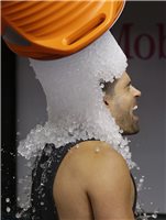 ALS için Ice Bucket Challenge Kampanyası